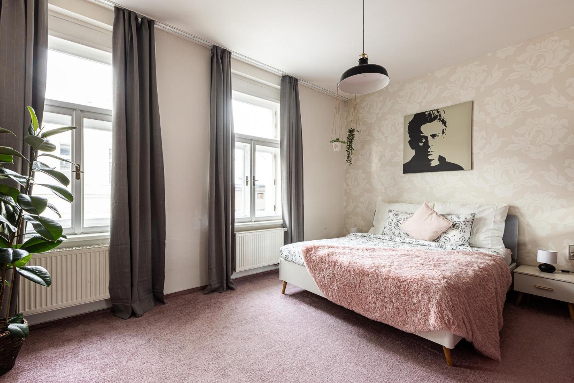 Nice Big Apartment 2Bds - Belgicka براغ المظهر الخارجي الصورة